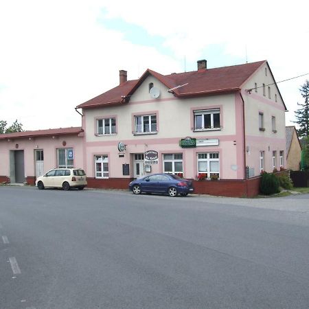 Hostinec Na Navsi Javorník Kültér fotó