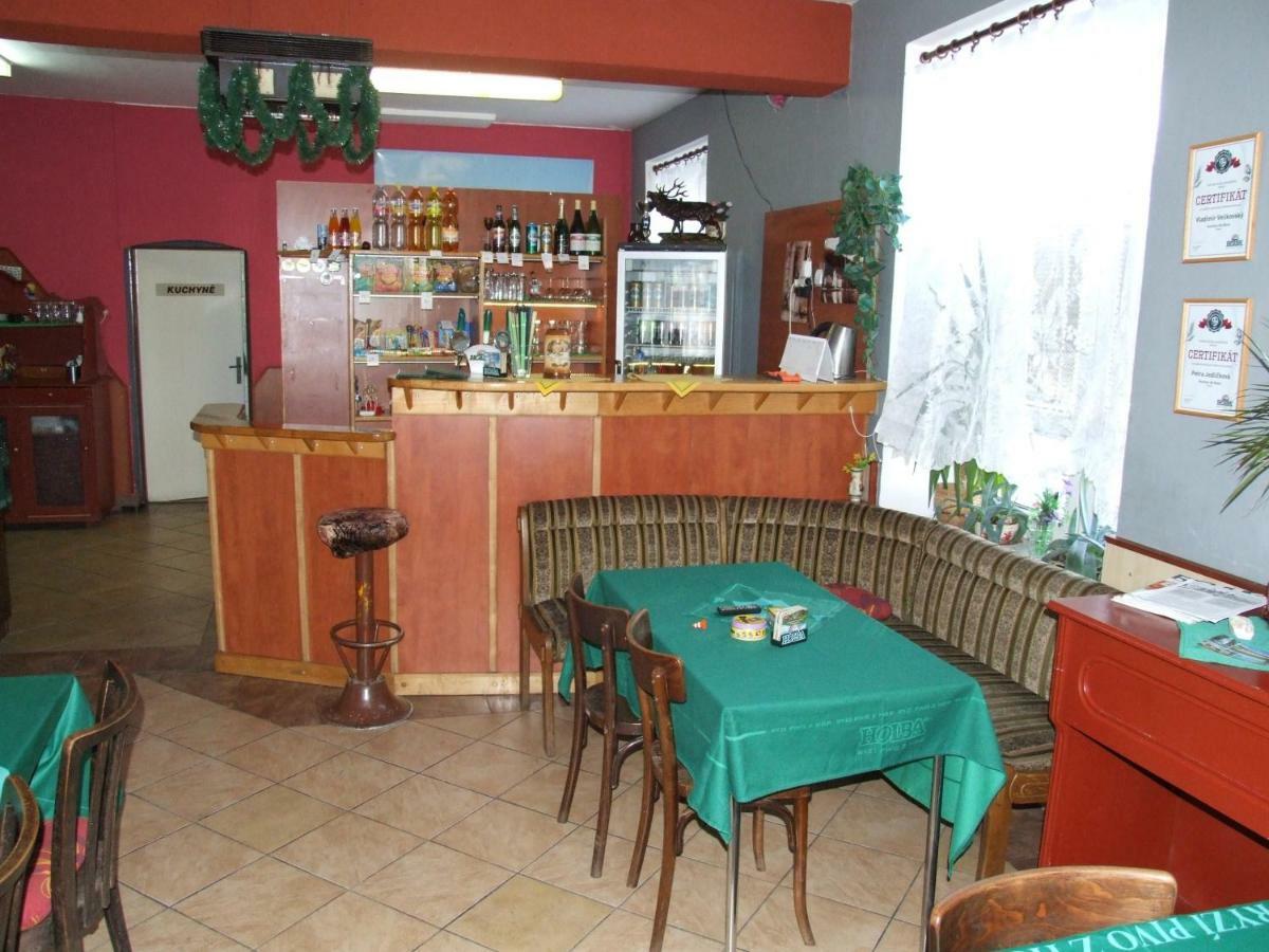 Hostinec Na Navsi Javorník Kültér fotó