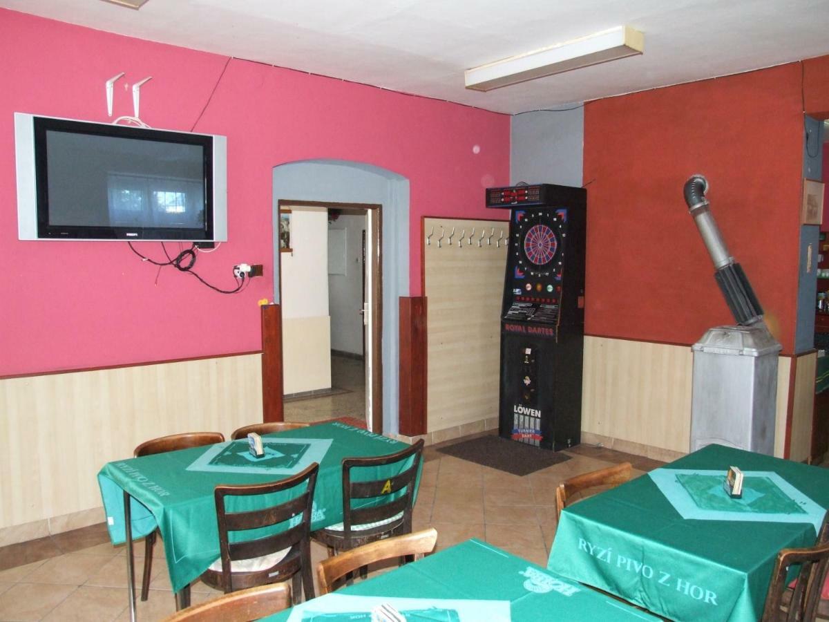 Hostinec Na Navsi Javorník Kültér fotó