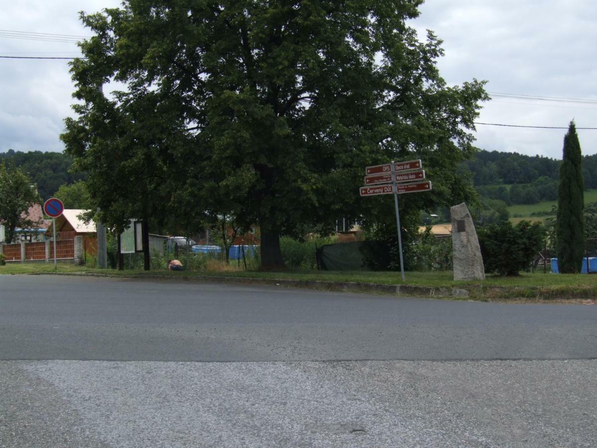Hostinec Na Navsi Javorník Kültér fotó